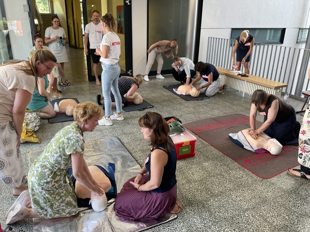 Erste-Hilfe-Kurs für Lehrerinnen und Lehrer - Herz-Lungen-Wiederbelebung